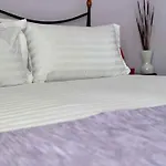 Holidaze Apartment *